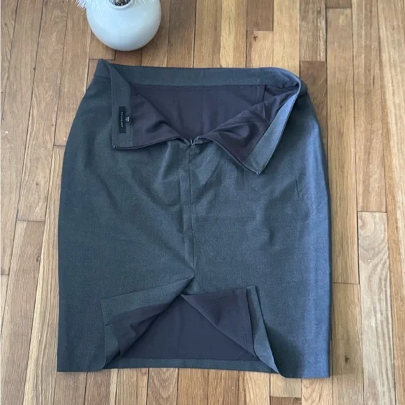 Like New Ann Taylor Classic Gray Pencil Skirt - Picture 6 of 8